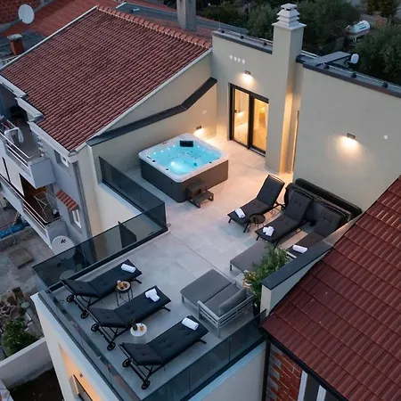 Luxury Rooftop Jacuzzi Duplex Appartement