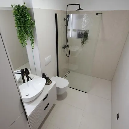 Luxury Rooftop Jacuzzi Duplex * 자다르
